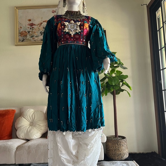 Afghani dress comes with all accessories. - Picture 5 of 8